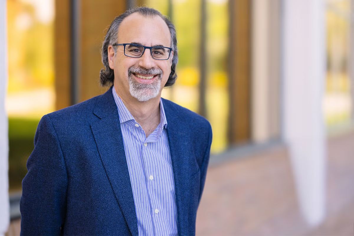 stephen fiore headshot photo